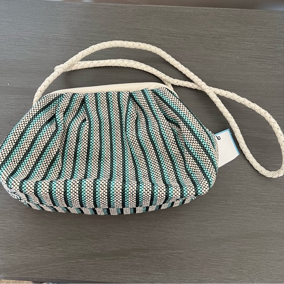 Draper James Frame Textured Clutch - Picture 7 of 12